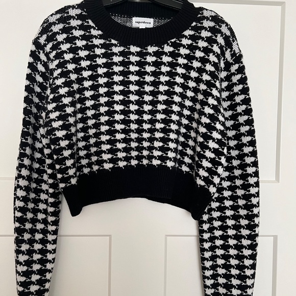 Cropped Houndstooth Sweater - Revolve - Size M - Picture 4 of 7